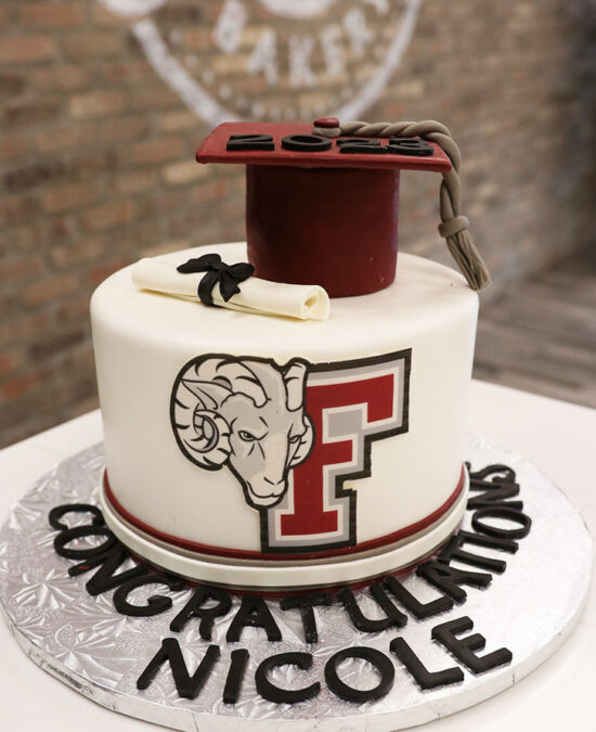 1 tier Graduation Cake With School Logo And Graduation Cap