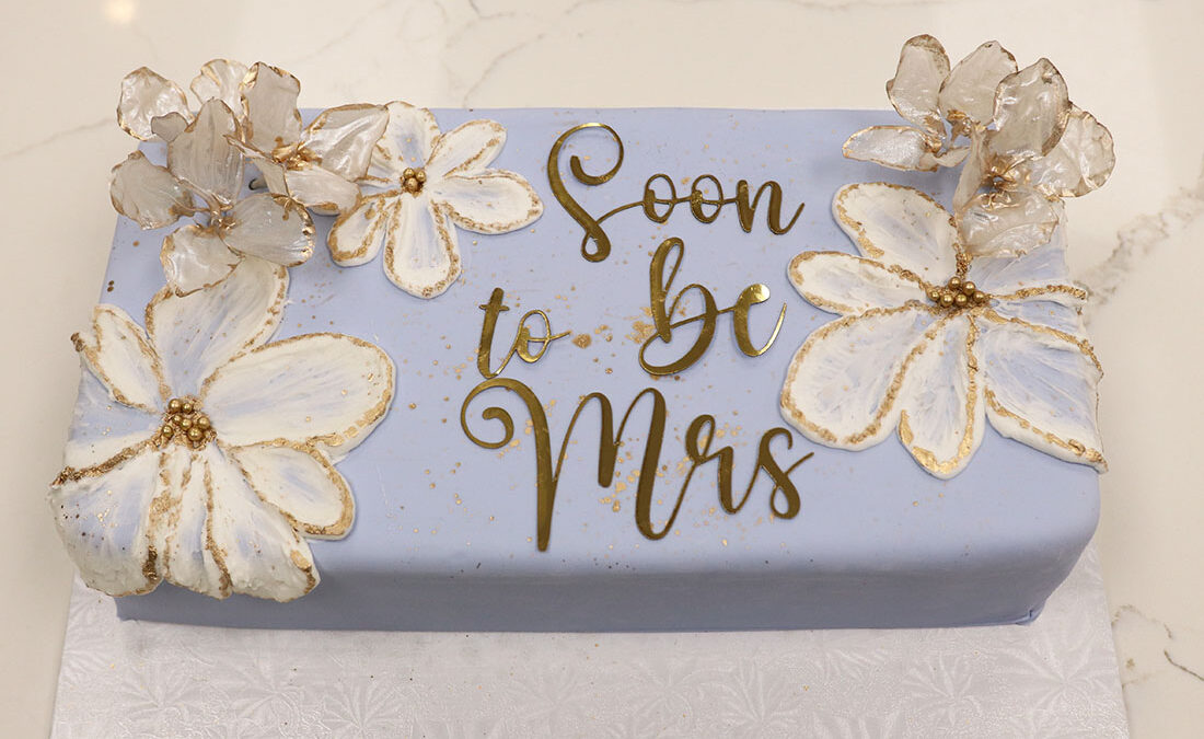 Sheet cake with sculpted and rice paper 1 1