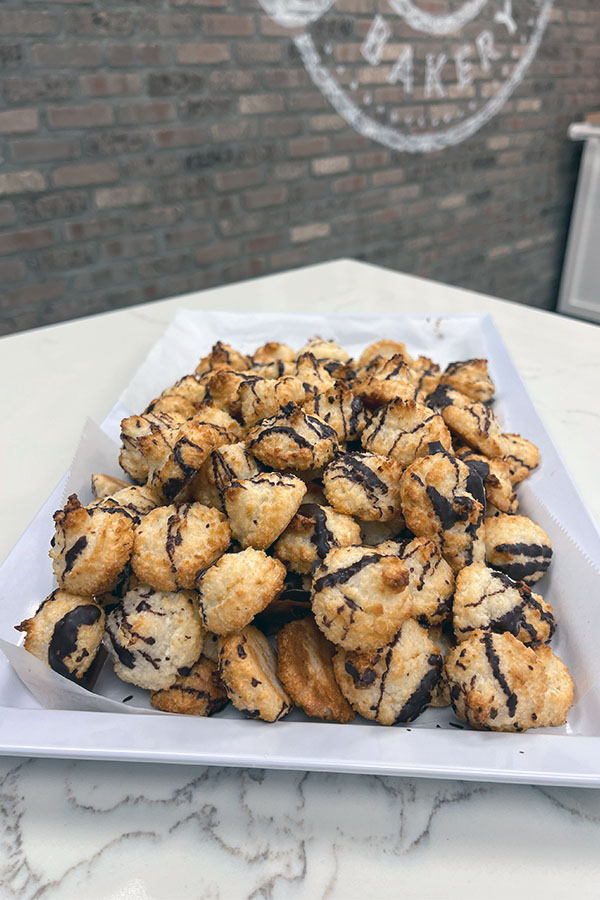 Coconut Macaroons. (Per.1/2 pound)