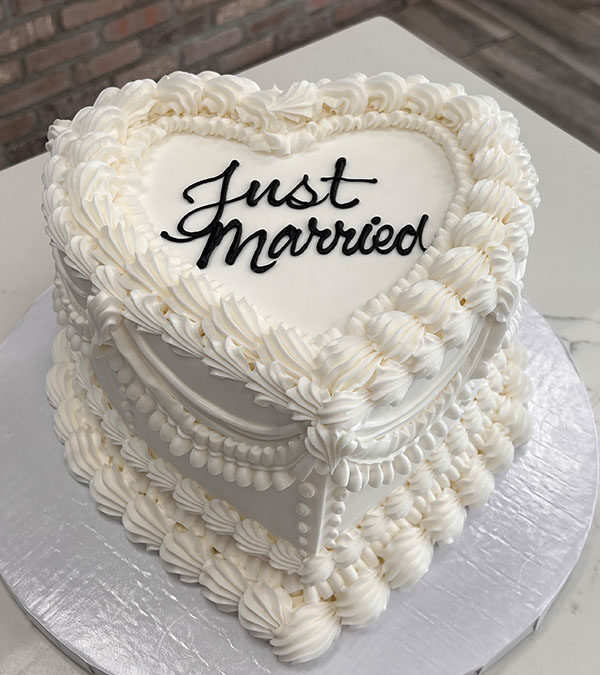 Vintage Design Heart Shaped Cake